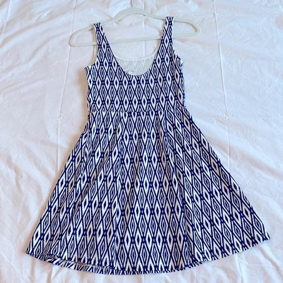 H&M White and Blue Sundress - Picture 2 of 6
